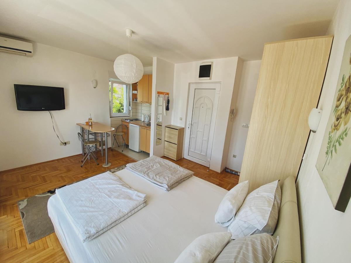 Apartments Bellevue - Otasevic Херцег Нови Екстериор снимка