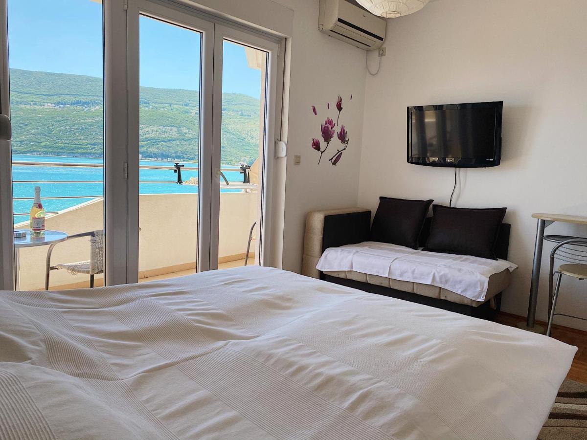 Apartments Bellevue - Otasevic Херцег Нови Екстериор снимка